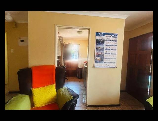 2 BEDROOM HOUSE FOR SALE IN GEELHOUTPARK